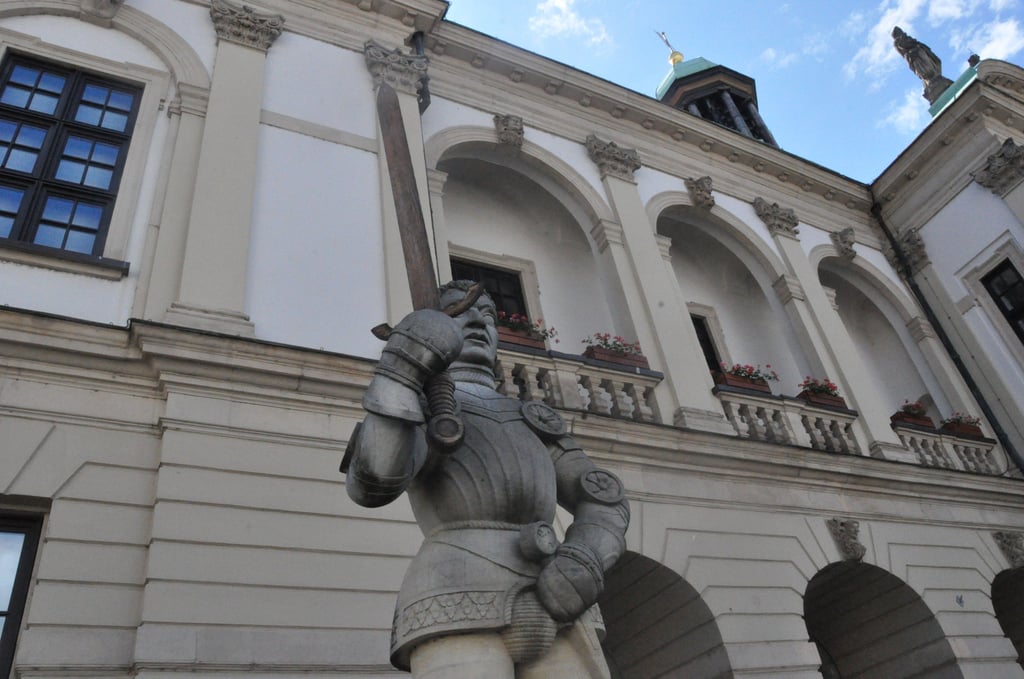 Der Roland vor dem Alten Rathaus in Magdeburg. Am Montag findet eine Veranstaltung der "Wissenschaft im Rathaus" statt.