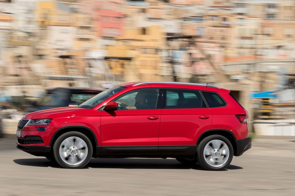 Kompakter Karoq: Das SUV lässt Skoda seit 2017 auf die Straßen rollen - gebrauchte Exemplare fahren entsprechend noch recht jung vor.