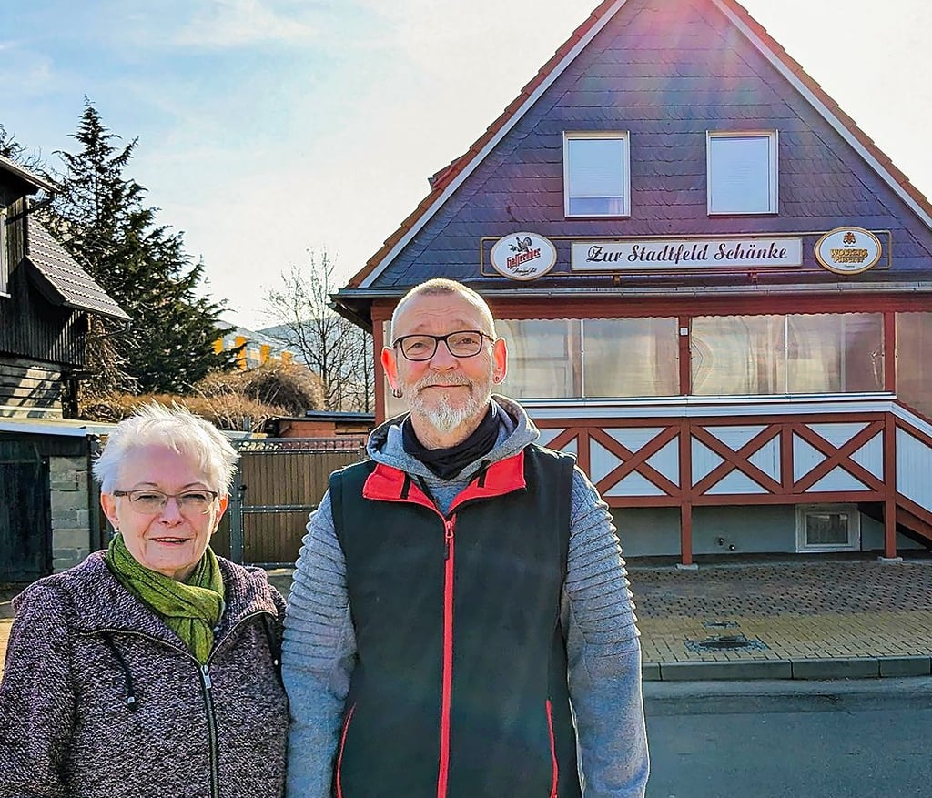 Marion und Axel Renner verabschieden sich mit Wehmut von ihrer „Stadtfeld-Schänke“.