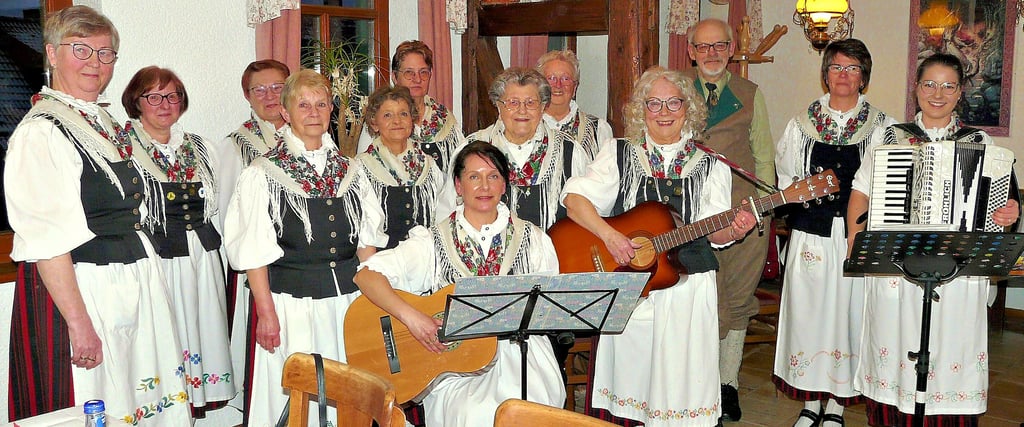 Die Trachtengruppe Benneckenstein ist der älteste Zusammenschluss seiner Art im Harz. Am Wochenende feierten die Mitglieder und ihre Ehrengäste im „Hexenhaus“ in ihrem Heimatort.