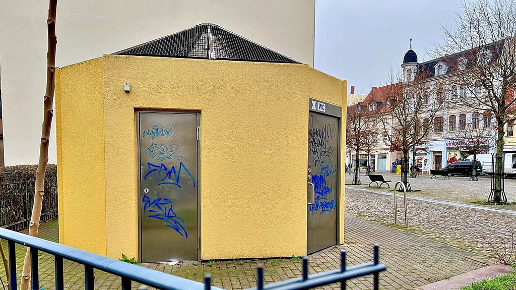 Das Toilettenhäuschen in der Bernburger Talstadt ist zu.