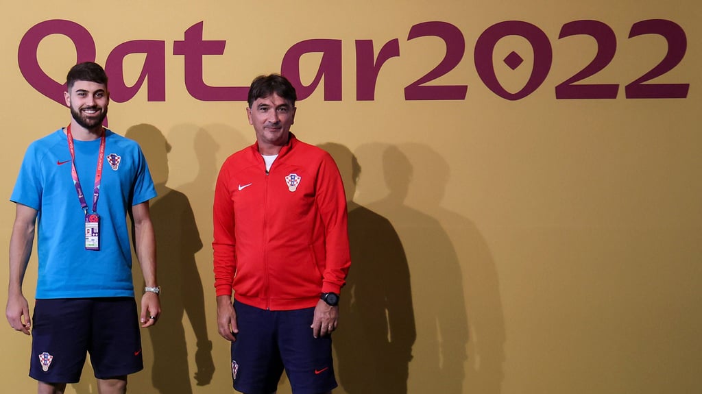 Josko Gvardiol (l.) und Kroatiens Nationaltrainer Zlatko Dalic während der WM in Katar.