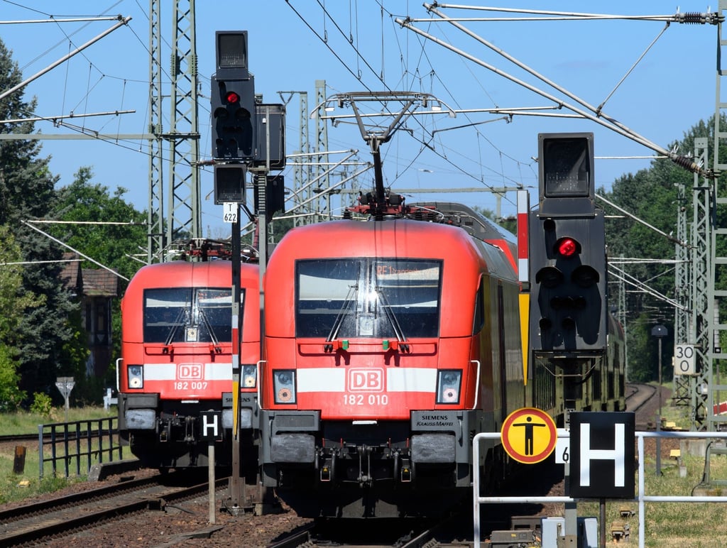 Die Tarifgespräche zwischen der Deutschen Bahn und der Eisenbahn- und Verkehrsgewerkschaft (EVG) könnten schwierig werden.