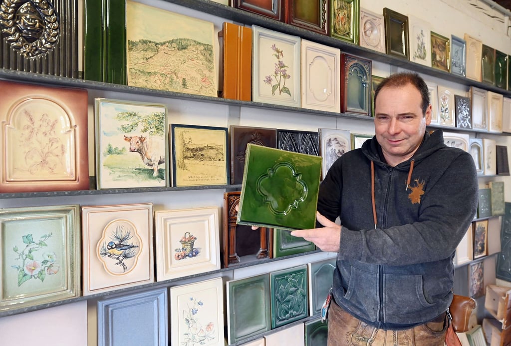 Inhaber Axel Eisenack in seiner Kachelmanufaktur in Baden-Baden.