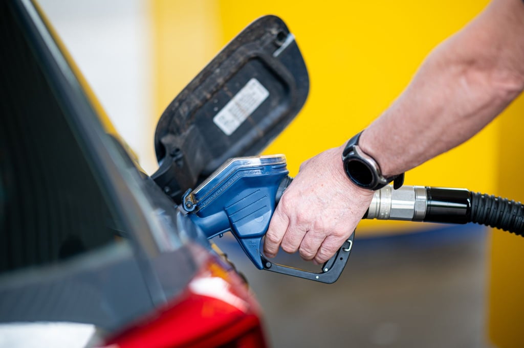 Zuletzt war Diesel teurer als Superbenzin der Sorte E10. Nun hat sich das Verhältnis wieder umgekehrt.