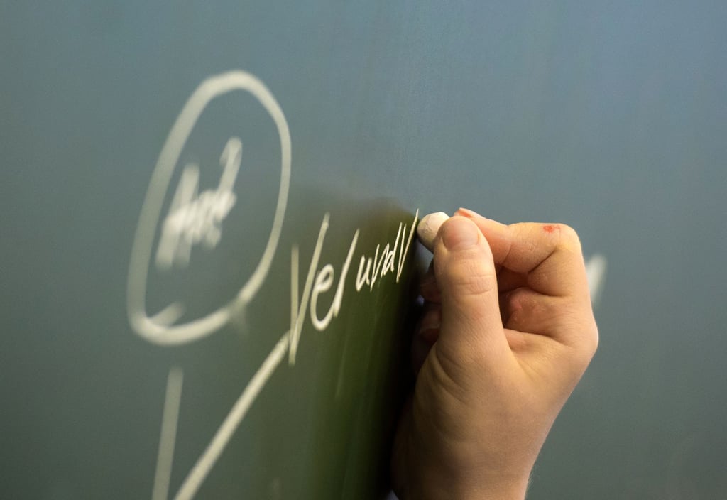 Sachsen-Anhalts Grundschullehrer sollen ab kommendem Schuljahr mehr Geld verdienen.