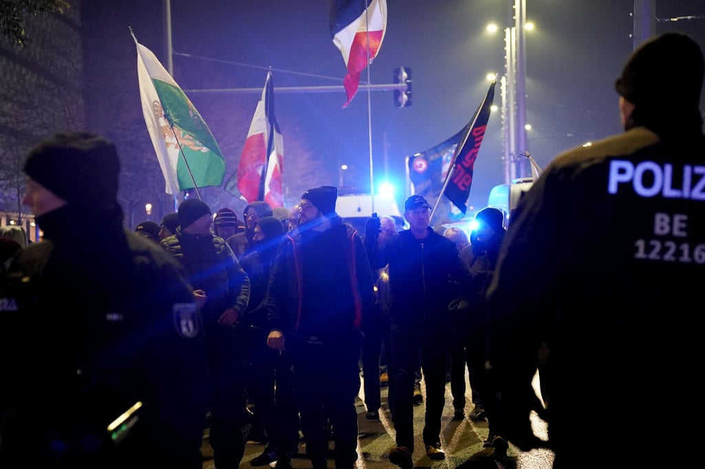 Teilnehmer einer Montagsdemo in Leipzig