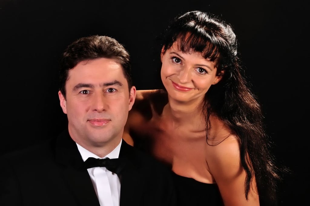 Frank Matthias und Alenka Genzel treten im Magdeburger Gesellschaftshaus auf.