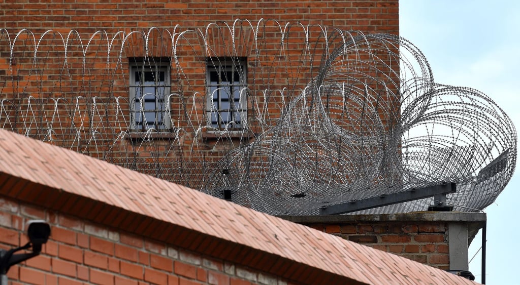 Nähe zur rechtsradikalen Szene: In Sachsen-Anhalt ist eine Gefängnismitarbeiterin nach langem Rechtsstreit entlassen worden.