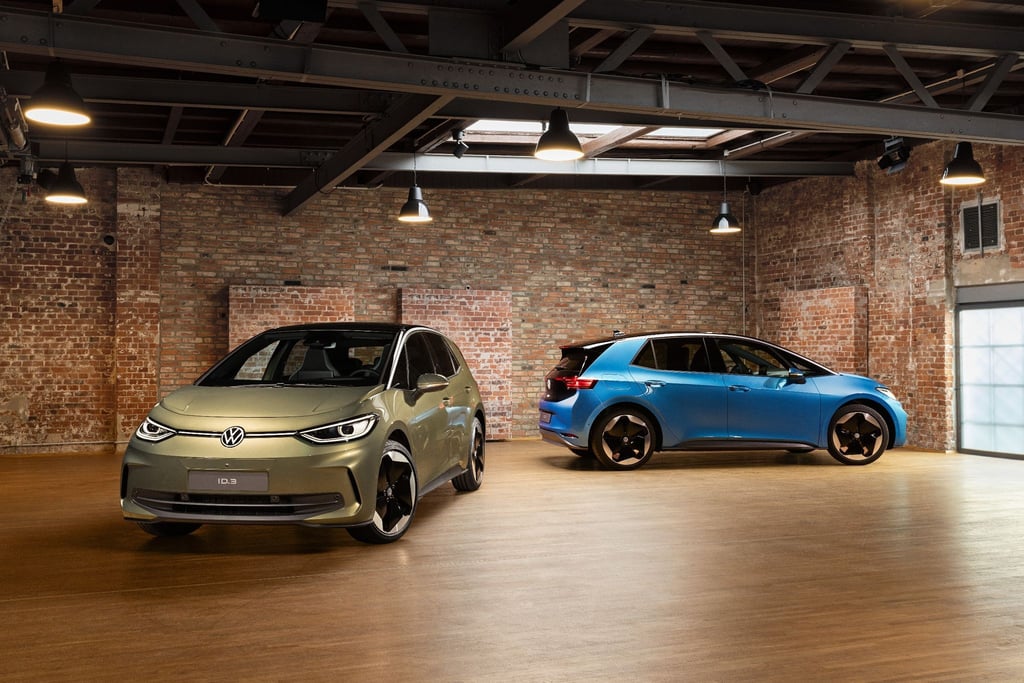 Nächste Runde: Der VW ID.3 bekommt ein Facelift und fährt nun in aufgefrischter Version vor.