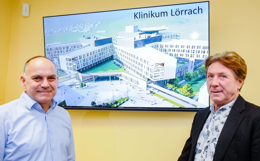 Die Geschäftsführer Uwe Gering (l.) und Olaf Pleitz freuen sich über die Rekordbeauftragung für Pleitz beim Neubau des Klinikums Lörrach.