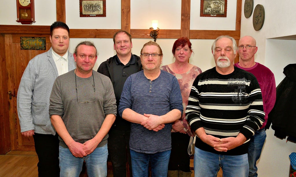 Die Mitglieder des neu gewählten Ortschaftsrates von Altenburg (von links): Erik Füllert, Thomas Löffler, Frank Effenberger, Peter Detzner, Monika Schulze, Rüdiger Märker und Andreas Grey.