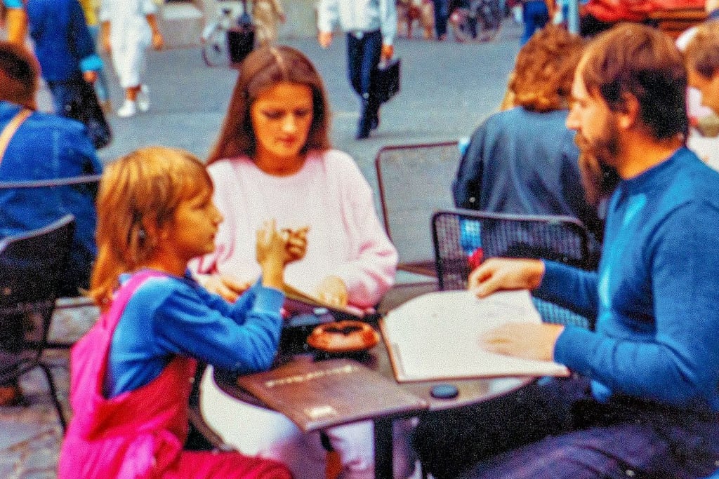 Nach Inhaftierung durch das SED-Regime der DDR hat sich Familie Tauschek langsam an die Freiheit gewöhnt. Hier zu sehen bei einem Besuch bei Freunden in Bonn.