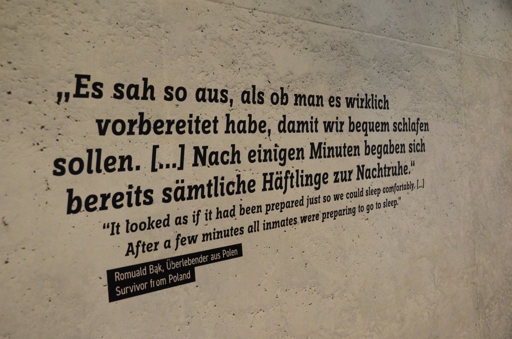 Zitat an der Wand der Gedenkstätte Feldscheune Isenschnibbe Gardelegen. Waren Einheimische aus Gardelegen am Massaker beteiligt?