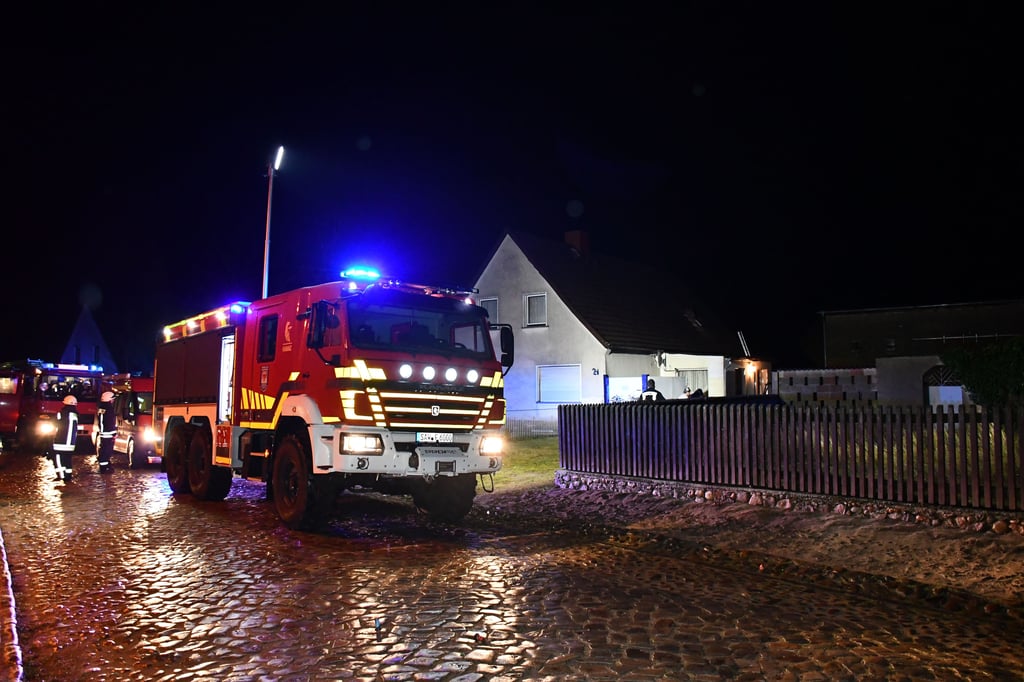 Wenn die Feuerwehren in der Einheitsgemeinde Brände löschen müssen, soll neue Löschbrunnen die Wasserversorgung sichern .