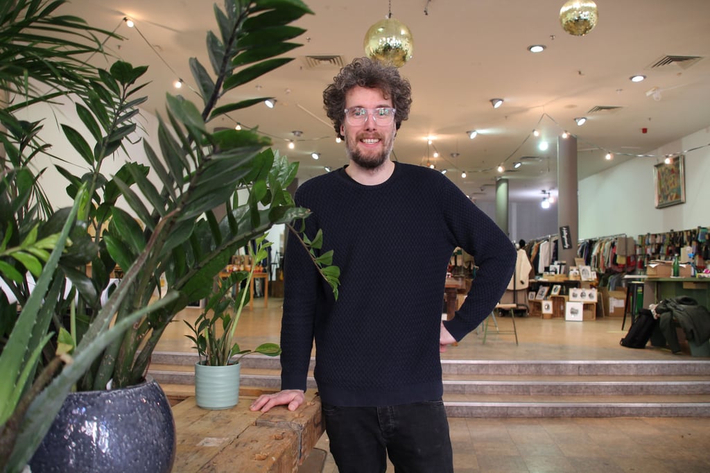 Thomas Marks, Inhaber des Ankleidezimmers, ist einer der Initiatoren des Pop-up-Stores in der Großen Ulrichstraße in Halle.