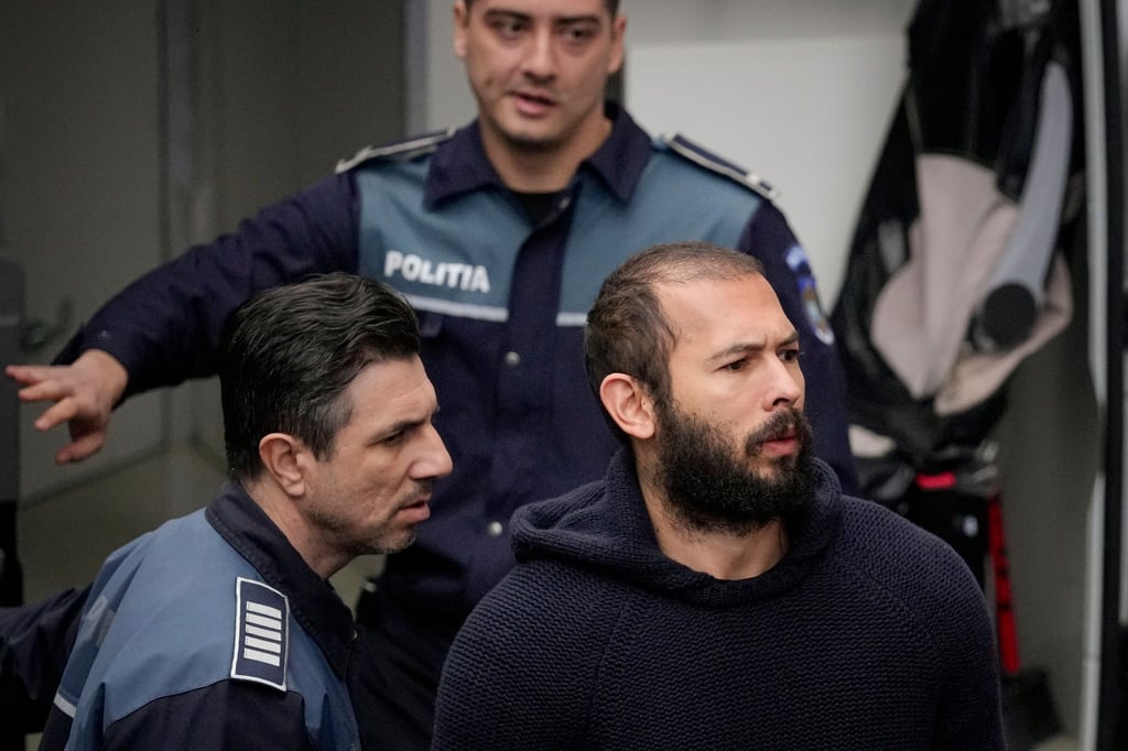 Influencer Andrew Tate sitzt seit Ende Dezember in Rumänien in Untersuchungshaft.
