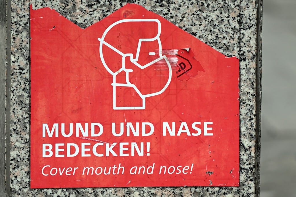 Viele Corona-Schutzverordnungen laufen zum neuen Monat aus.