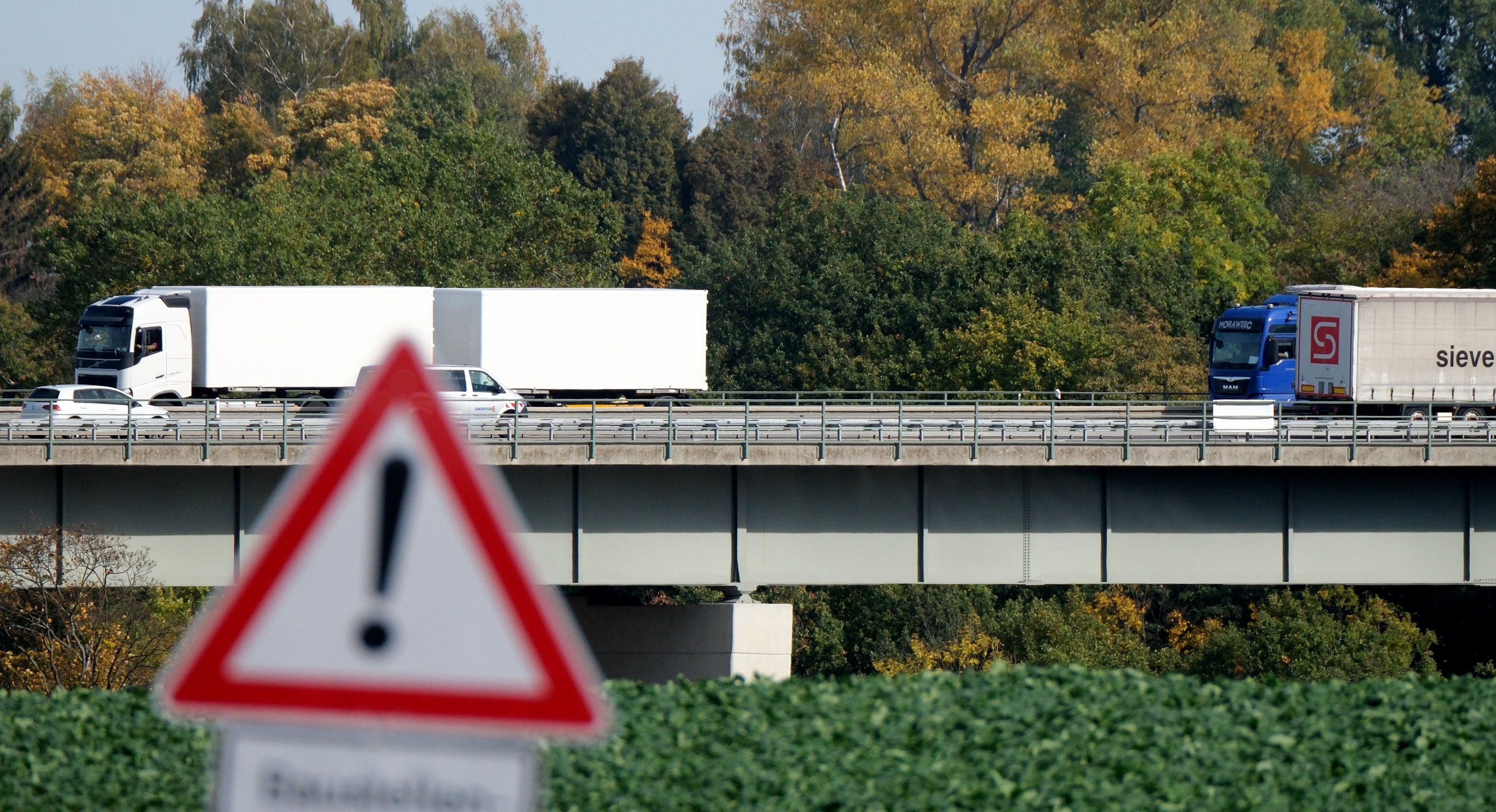 A14 Bei Leipzig: Lkw-Fahrer Im Drogenrausch Liefert Sich ...