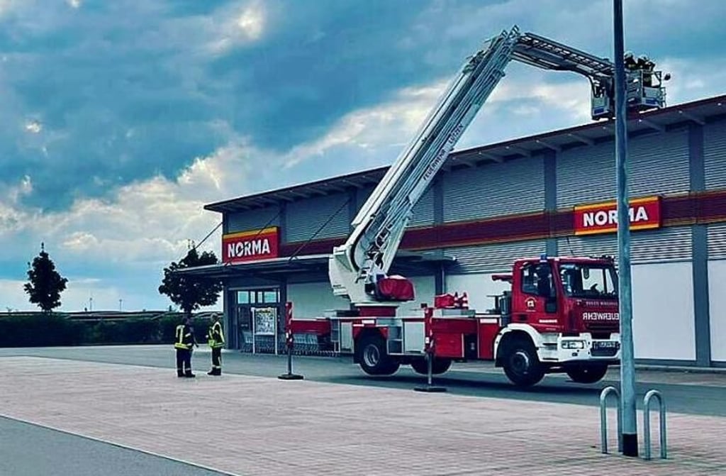Das Hubrettungsfahrzeug von Lützen im Einsatz