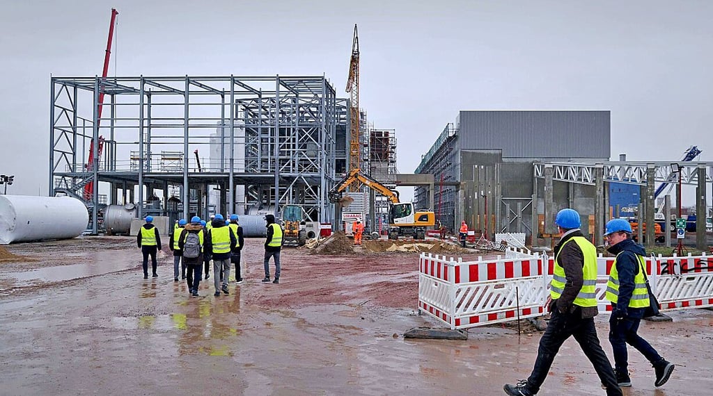 AMG Lithium baut im Chemiepark eine Raffinerie.