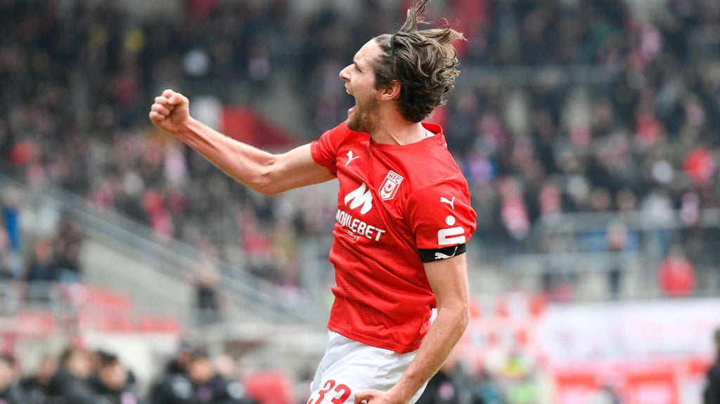 Kapitän Jonas Nietfeld geht beim HFC voran - und will das auch in den kommenden Jahren tun.