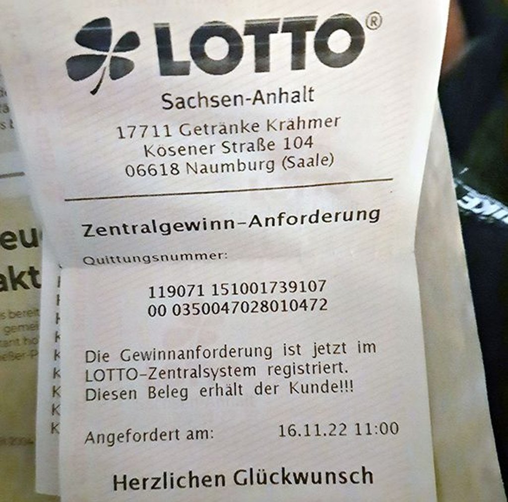 Völlig überrascht: Über 7.000 Euro brachte Thomas Mohrmann im vergangenen November dieser Lottoschein ein.