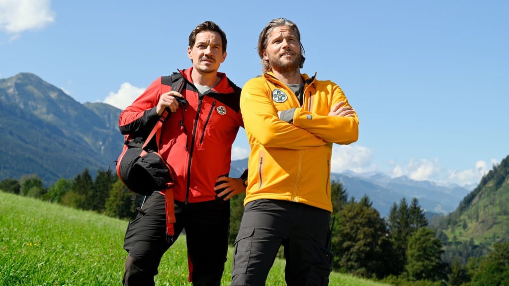 Für Tobi (Markus Brandl, l) und Markus (Sebastian Ströbel, r) steht ein ganz besonderer Einsatz bevor.