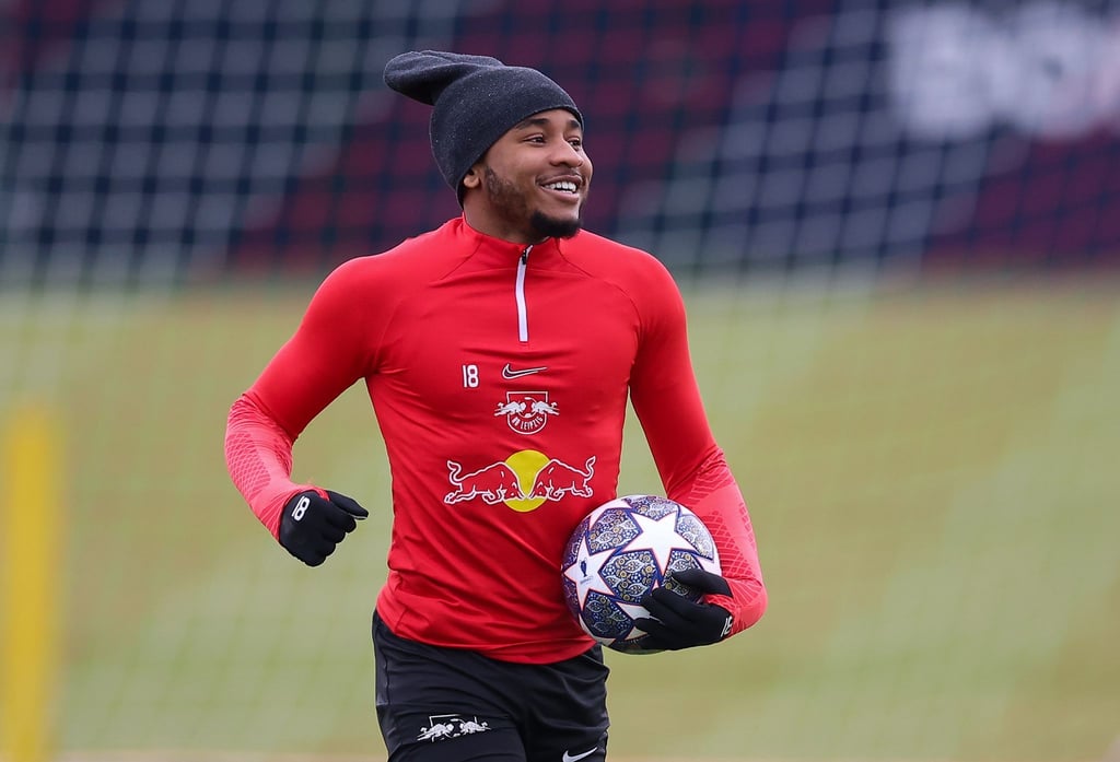 Leipzigs Spieler Christopher Nkunku nimmt an der Trainingseinheit teil.