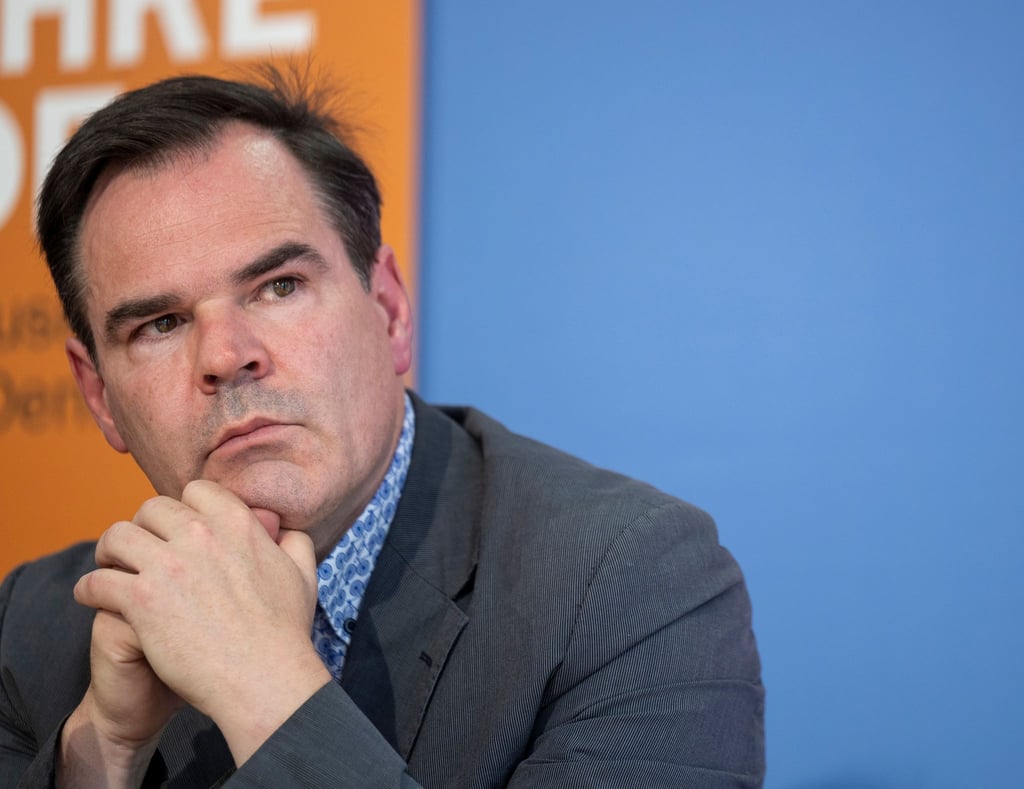 Der Schriftsteller Uwe Tellkamp nimmt an einem Pressetermin teil.