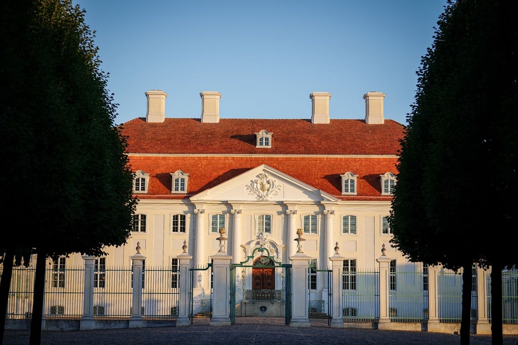 Die Ampel-Koalitionäre treffen sich zur Kabinettsklausur auf Schloss Meseberg. An Streitthemen mangelt es nicht.