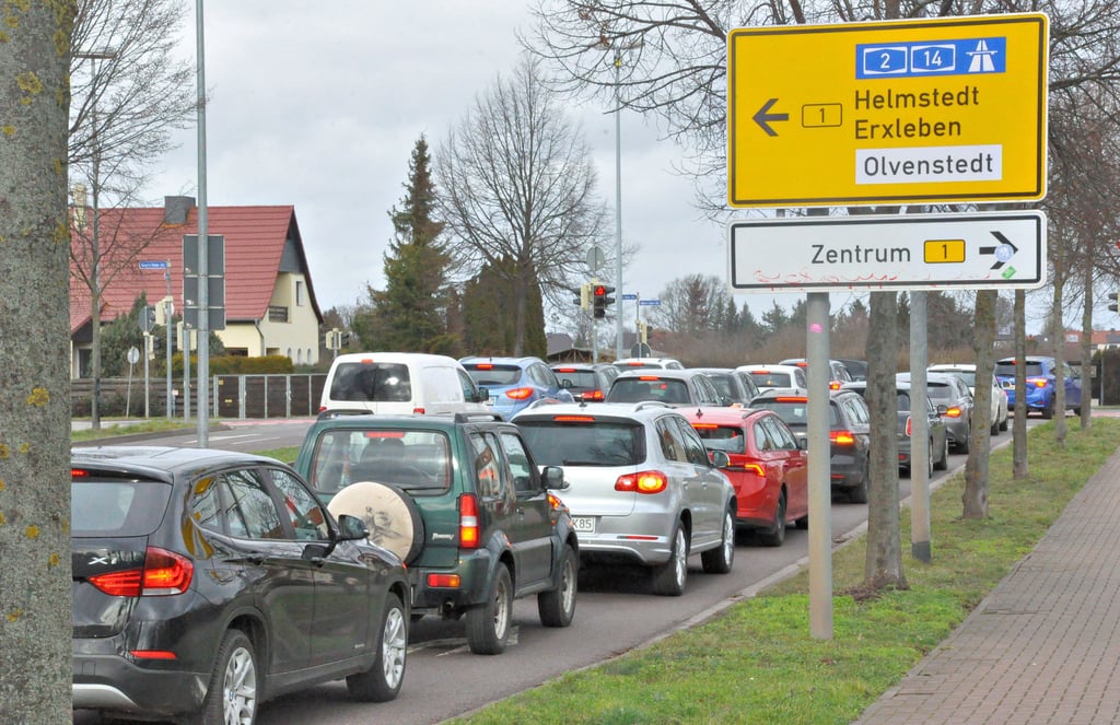 Viele Beschäftigte pendeln aus dem Jerichower Land nach Magdeburg zum Arbeiten.