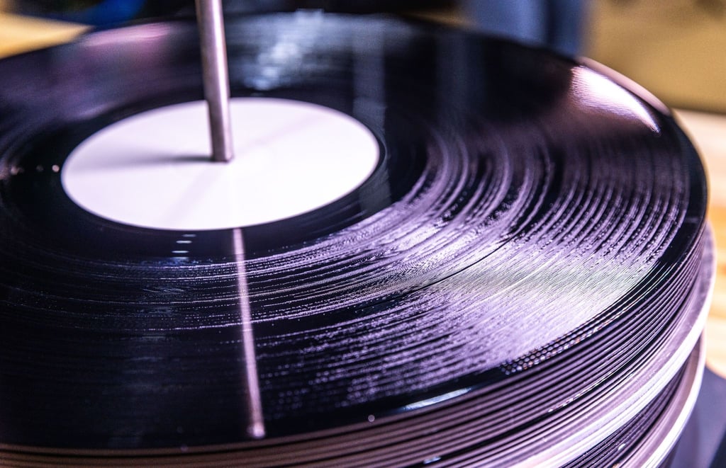 Das Interesse an Vinylschallplatten ist in den letzten Jahren gestiegen.