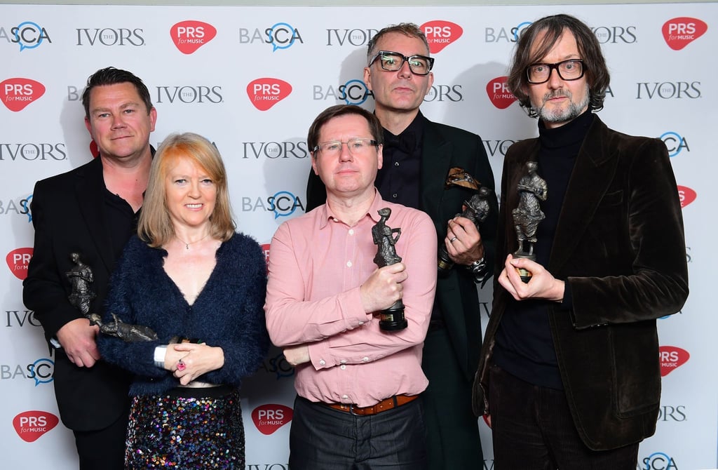 Nick Banks (l-r), Candida Doyle, Mark Webber, Steve Mackey und Jarvis Cocker von Pulp.
