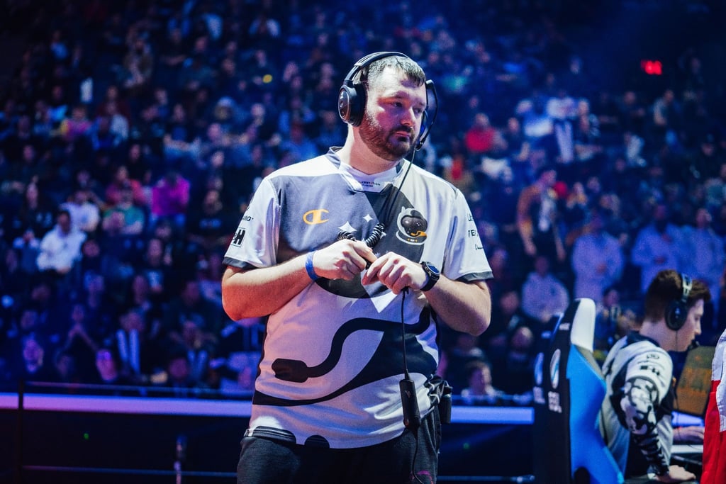 Spacestation Gaming fährt mit Coach Lycan nach einem Sieg gegen TSM zum Rainbow Six Invitational.
