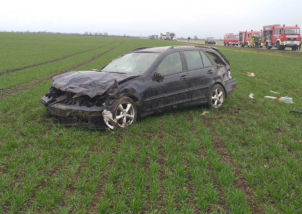 Tödlicher Unfall auf der L152 bei Alsleben - der Beifahrer des Pkws kam bei dem Crash ums Leben.