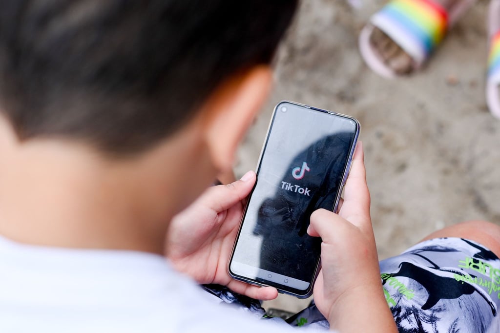 Tiktok will die Bildschirmzeit von Minderjährigen auf maximal 60 Minuten am Tag reduzieren. Allerdings wird die App danach nicht blockiert.