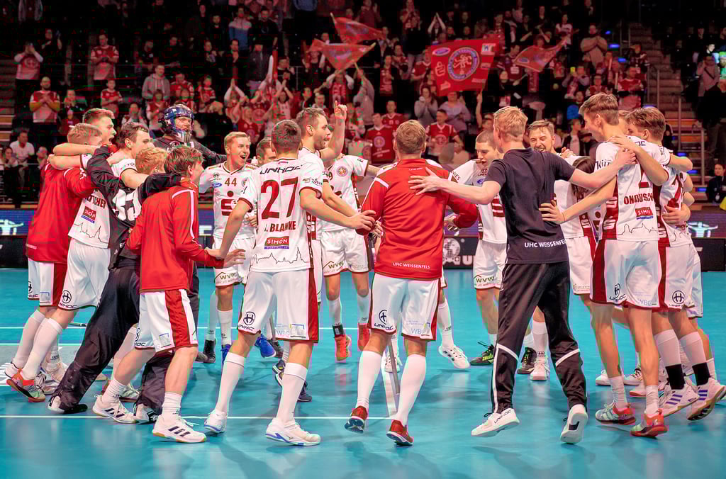 Die Herren des UHC Weißenfels holten sich am Sonntag in der der Berliner Max-Schmeling-Halle zum elften Mal den Pokal.
