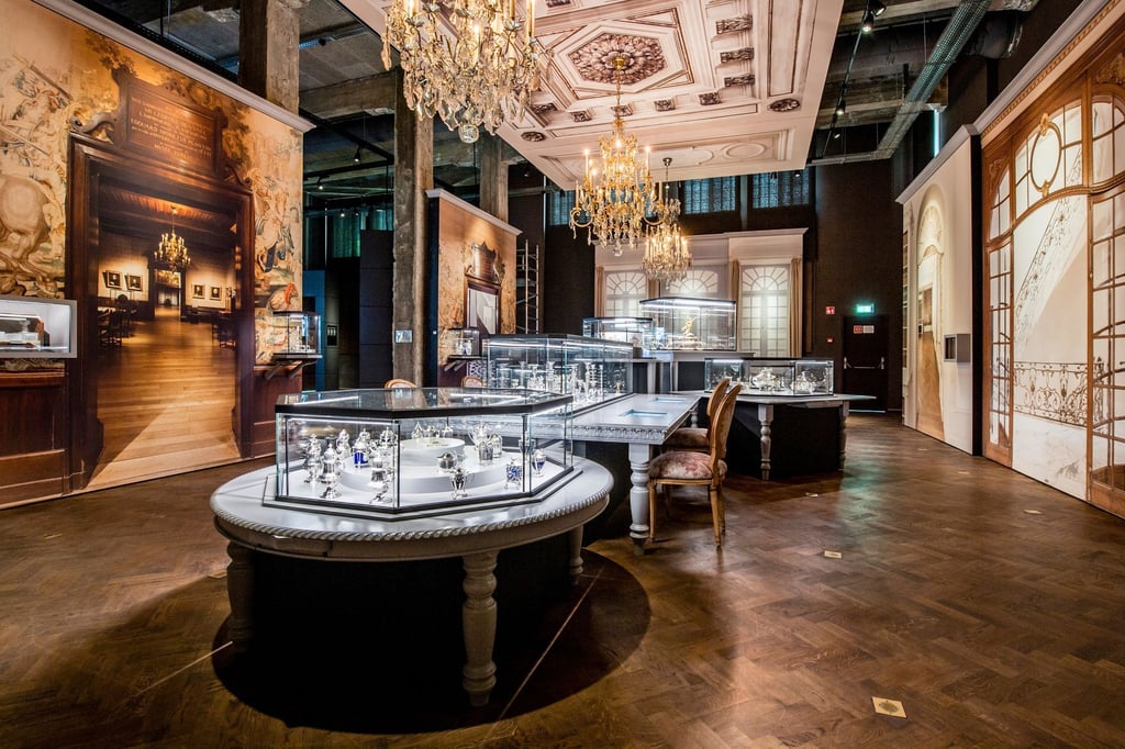 Kostbarkeiten aus Edelmetallen und Diamanten bekommen im Antwerpener Diva-Museum eine angemessene Bühne.