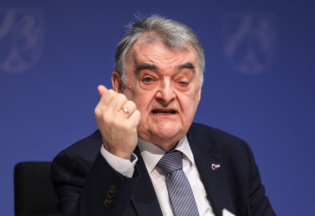 „Bezüge und Verbindungen zum russischen Inlandsgeheimdienst FSB und der paramilitärischen Söldnertruppe Wagner“: Nordrhein-Westfalens Innenminister Herbert Reul.