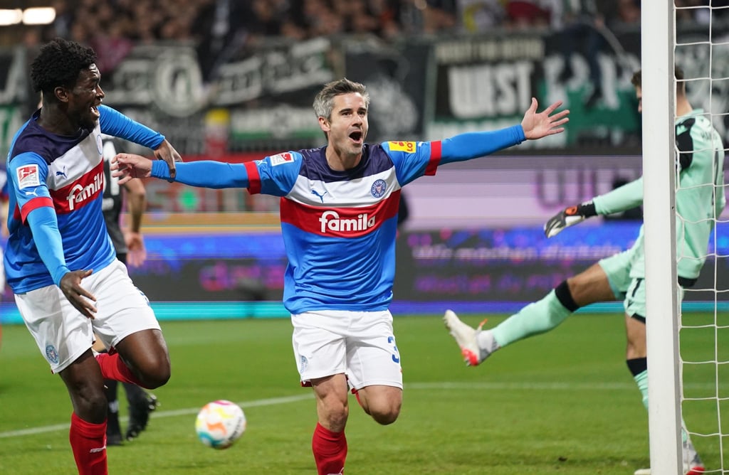 Kiels Fin Bartels (M) beendet nach der Saison seine Karriere.