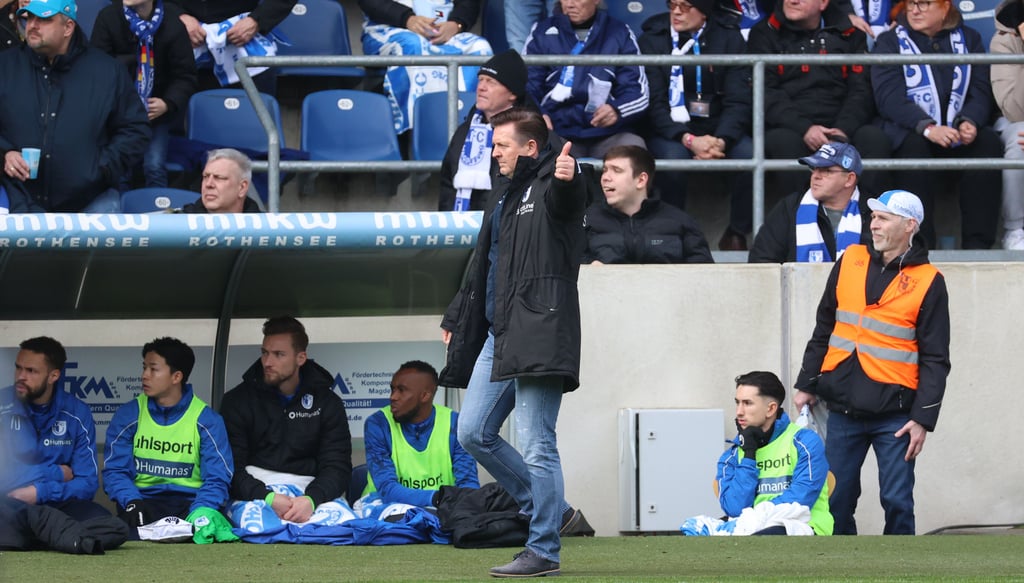 Holte mit dem 1. FC Magdeburg zehn von 18 möglichen Punkten aus sechs Rückrundenspielen: Trainer Christian Titz.