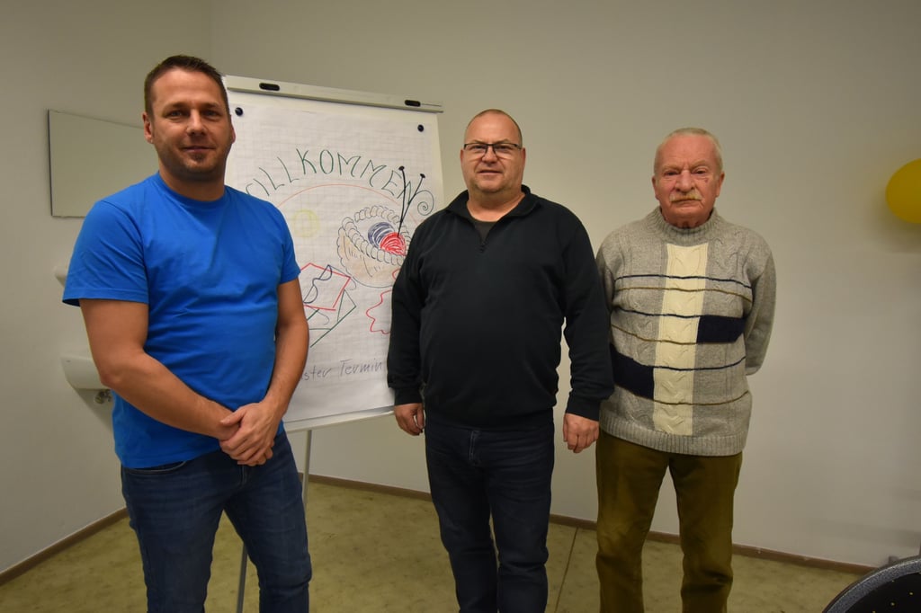 Schneidlingens Ortsbürgermeister Martin Zimmermann mit den beiden Ortschaftsräten Mario Zimmermann und Ingo-Peter Walde (v.l.) richteten erstmals im Seminarraum des Mehrgenerationenhauses in Schneidlingen eine Ortschaftsratssitzung aus.