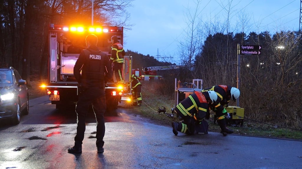 Die Polizei sperrt den Bereich um das Schützenhaus weiträumig ab.
