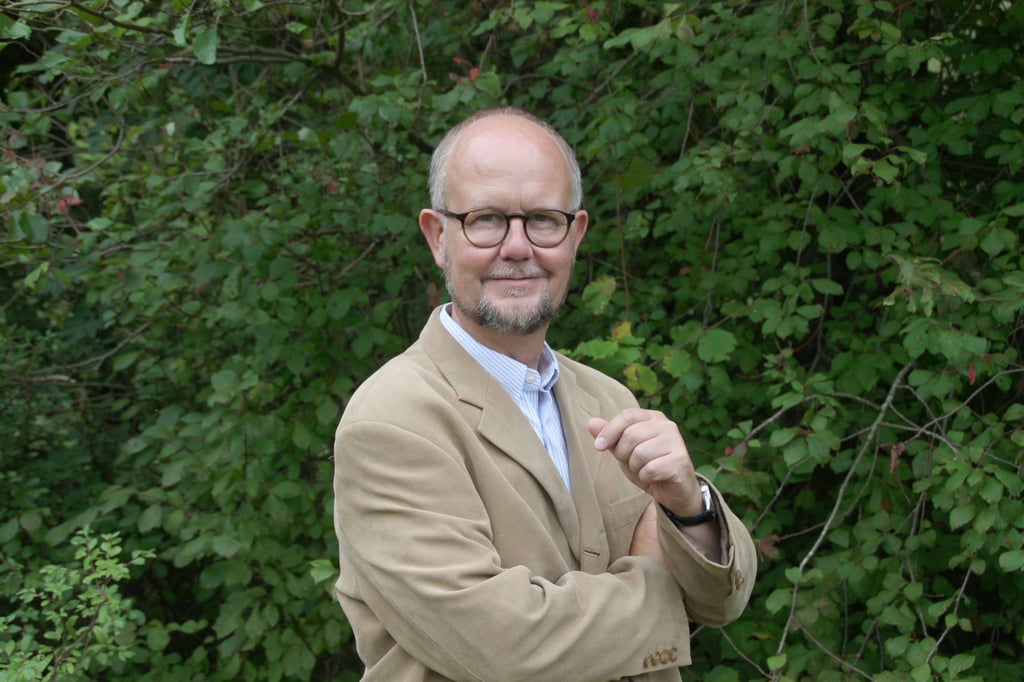 Der Krimiautor und Verleger Ralf Kramp 2018 in Hillesheim.