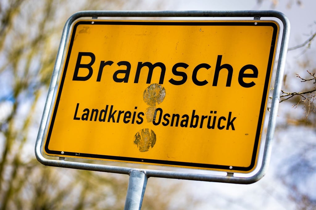 Das Ortsschild von Bramsche.