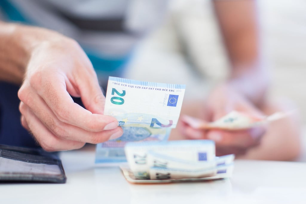 Nach einer Trennung kann es teuer werden, auch bei der Miete für die vorher gemeinsame Wohnung. Auf den Unterhalt wirkt sich das in der Regel nicht aus.