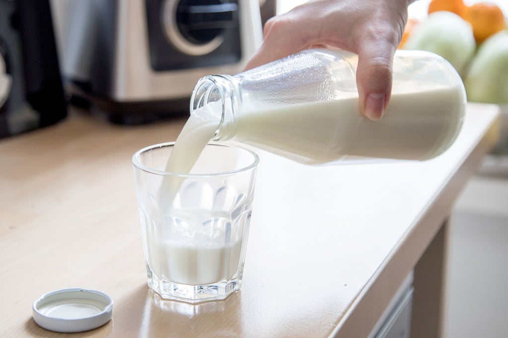 Heumilch hat im Test 2,3 Mal mehr gesunde Omega-3-Fettsäuren als konventionelle Milch, so die Warentester.