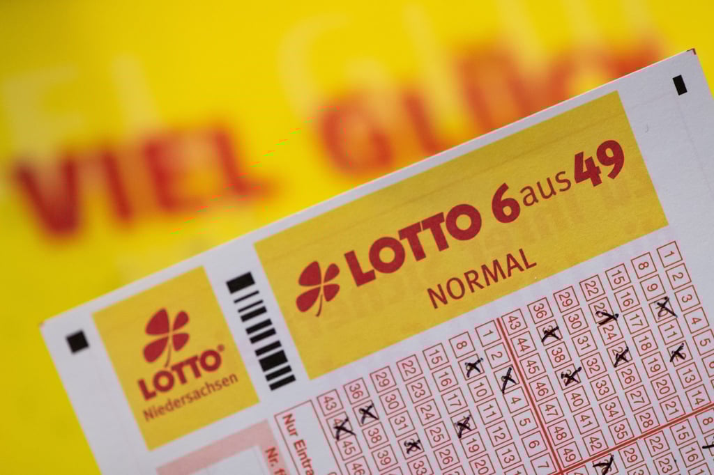 Ein Lottoschein mit der Aufschrift „Lotto 6 aus 49“.