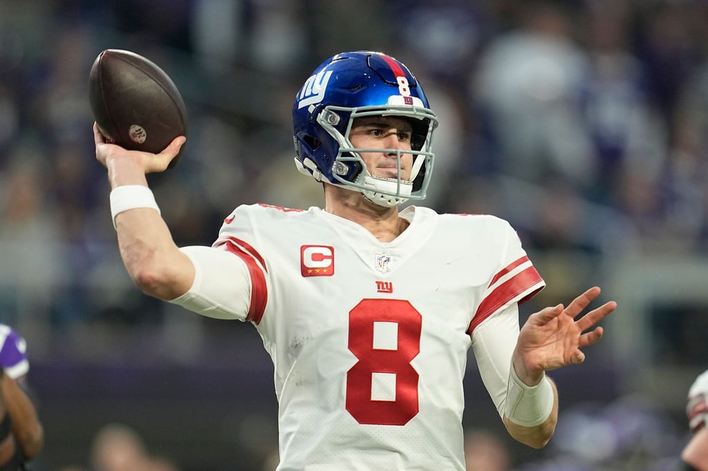Die New York Giants und Quarterback Daniel Jones haben ihre Zusammenarbeit um vier Jahre verlängert.